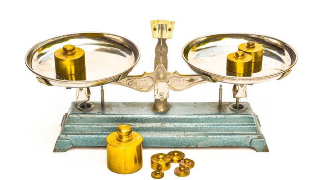 如果要称出1~n克之间所有整数克重量,至少需要多少个砝码?