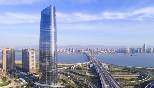 南昌新力中心,矗立于赣江之滨的南昌新地标