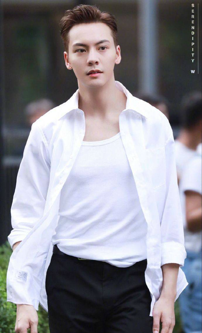 陈伟霆的家庭背景是怎样 陈伟霆个人经历有哪些