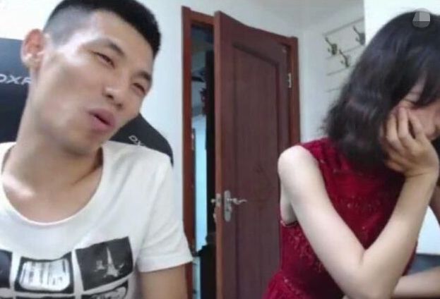 韩茜茜最近举止异样,旭旭宝宝直播询问网友,网友:化身绿绿宝宝