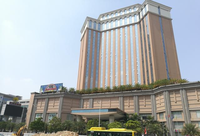 东莞常平镇这几年变化很大,大型商场扎堆,酒店改名,道路扩建