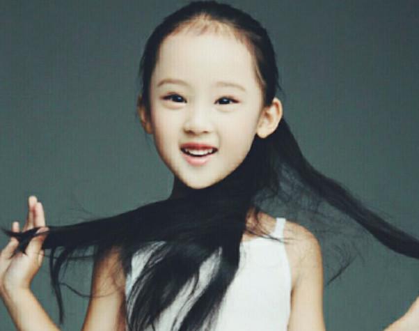 她不愧是鹿晗妹妹, 和tfboys很亲密, 网友: 这人生开挂了吧!