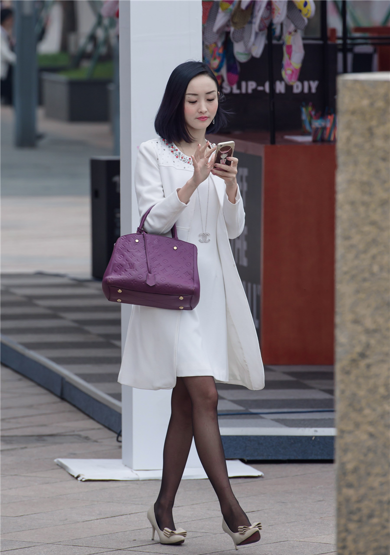  黑丝配什么鞋_黑色连衣裙配什么鞋子好看