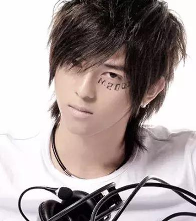 2018年最新男士短发发型设计图片 打造不一样的时尚潮流