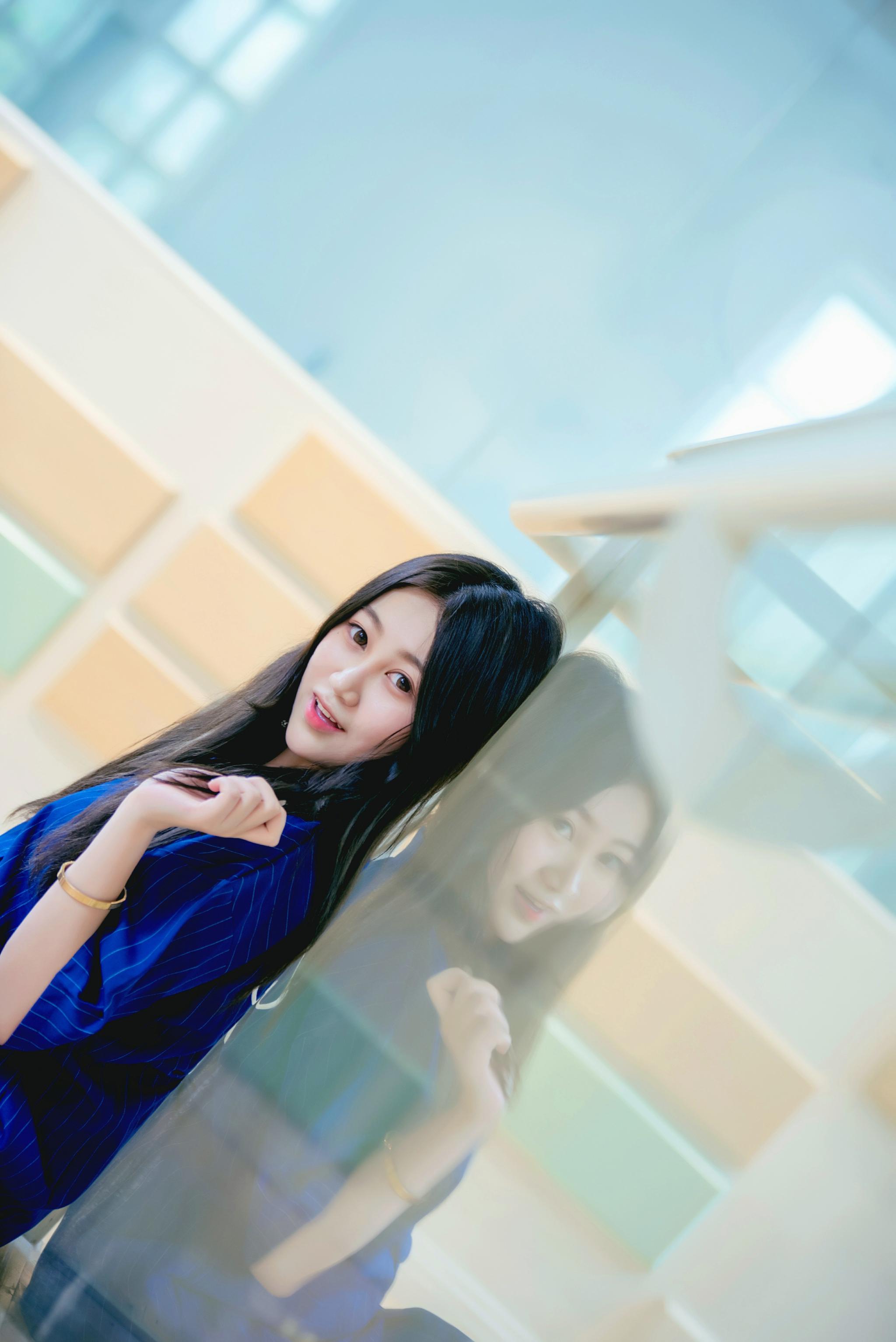 就读于福州大学98年狮子座小姐姐,特长唱歌跳舞