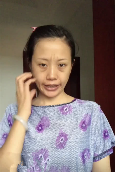 所以很多的女生就会被称为是家庭妇女和黄脸婆