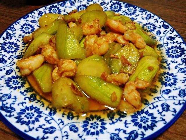 夏天必须要吃这瓜,鲜嫩爽滑又下饭,炒上一大盘,连菜汁都不剩!