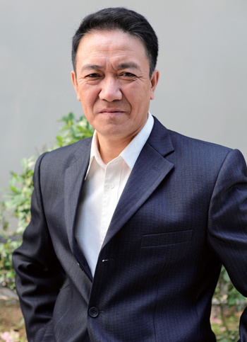 "三李两陈一王"六大男戏骨,图一拿33个视帝,图2太正直被封杀