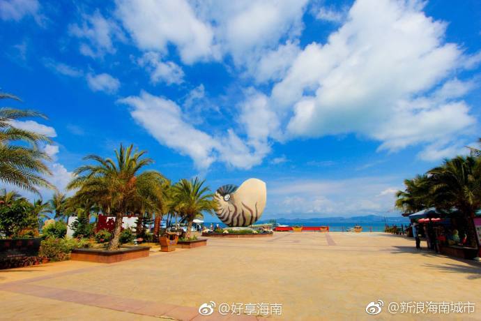 西岛又名玳瑁岛位于海南省三亚市三亚湾全岛面积28平方公里