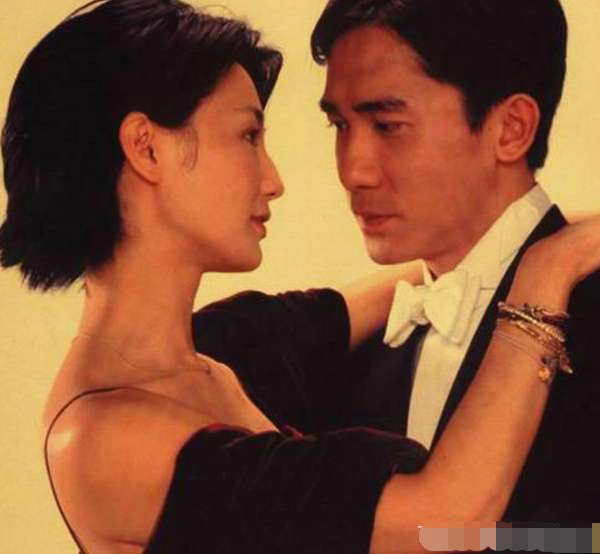 梁朝伟和张曼玉的一组照片,告诉你梁朝伟曾有多爱张曼玉!