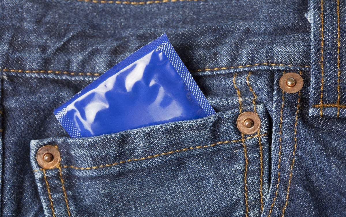 牛仔裤上为什么设计这一个小口袋?原来设计者的初衷这么贴心