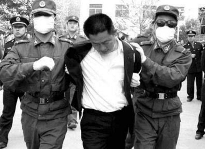 他是东北黑帮大哥, 自称"长春皇帝", 枪杀51人, 轰动一时