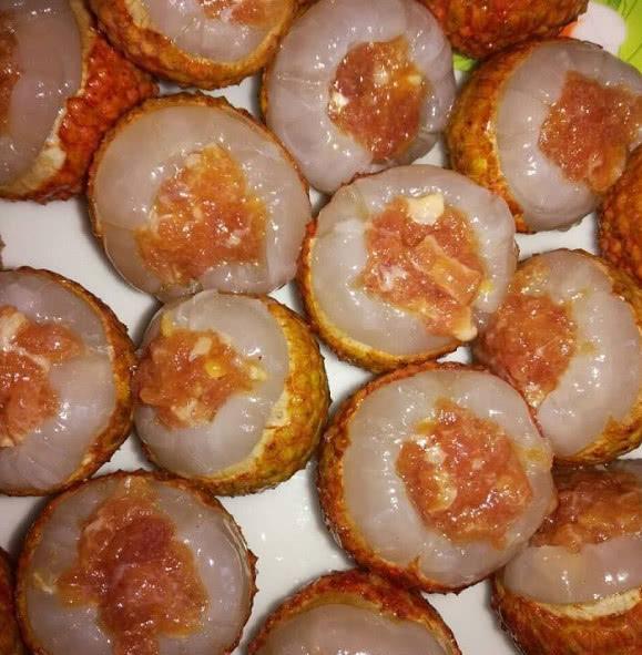 荔枝即将大量上市,广西人告诉你荔枝正确的吃法,网友:太黑暗了