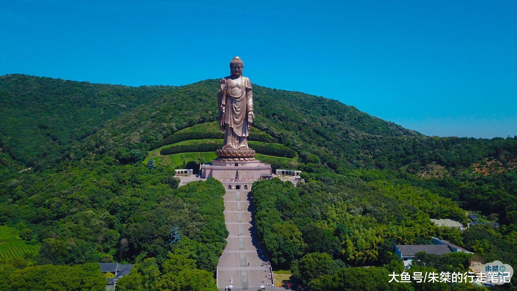 中国最大的释迦牟尼铜像其铸铜重量725吨约一个半足球场大小