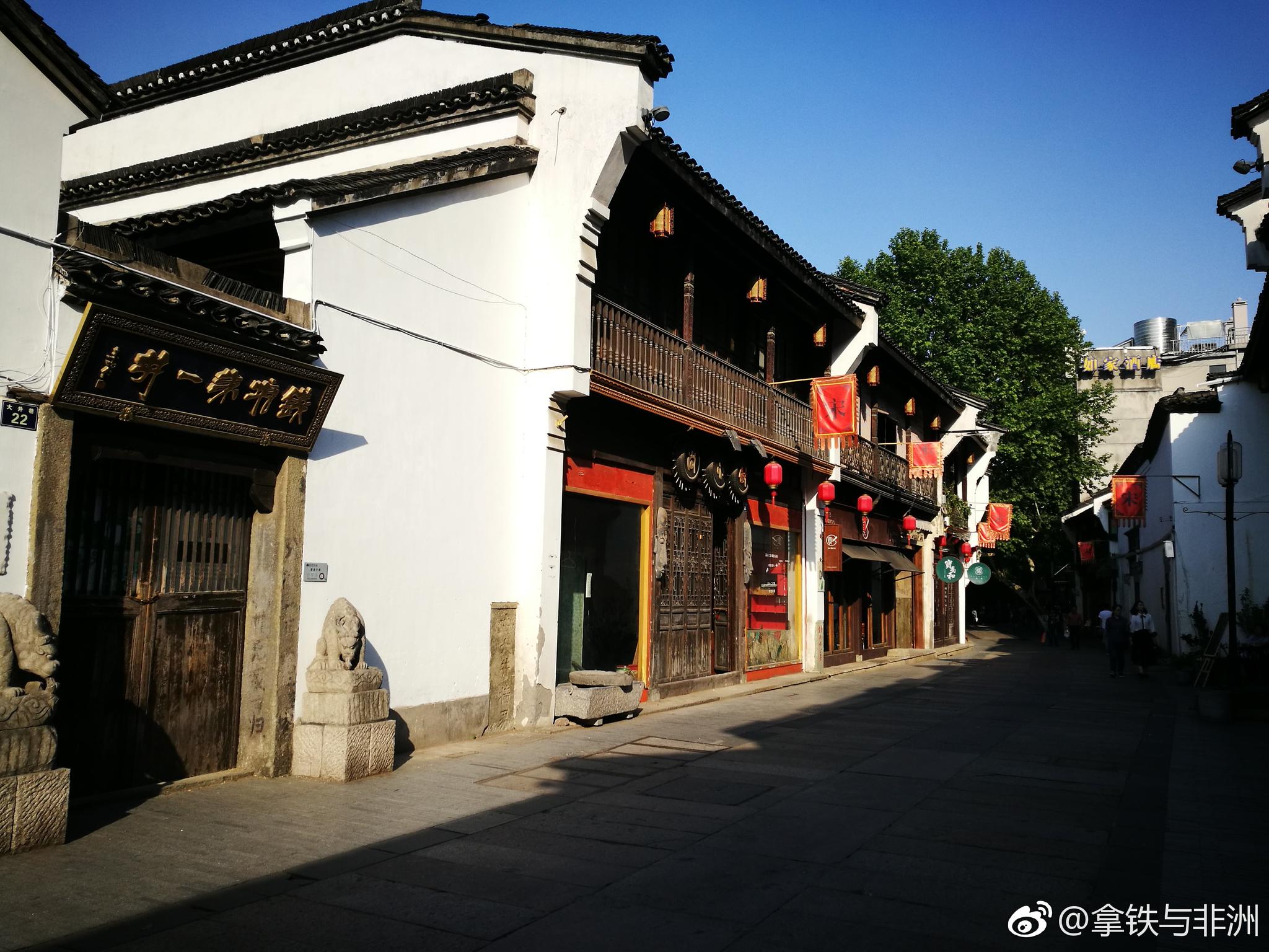【携程攻略】杭州南宋御街景点,南宋御街，听名字就想起“暖风熏得游人醉，直把杭州作汴州"…