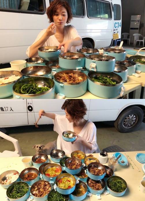 明星吃盒饭:张一山最爷们,baby只顾游戏,杨幂幽怨的小眼神