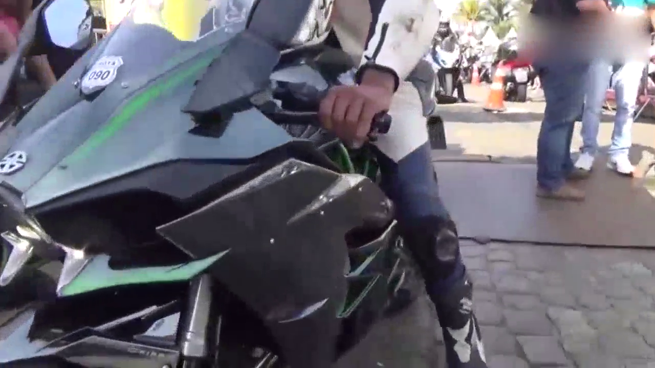 摩托车油门加不起来而且还有突突的声音专业师