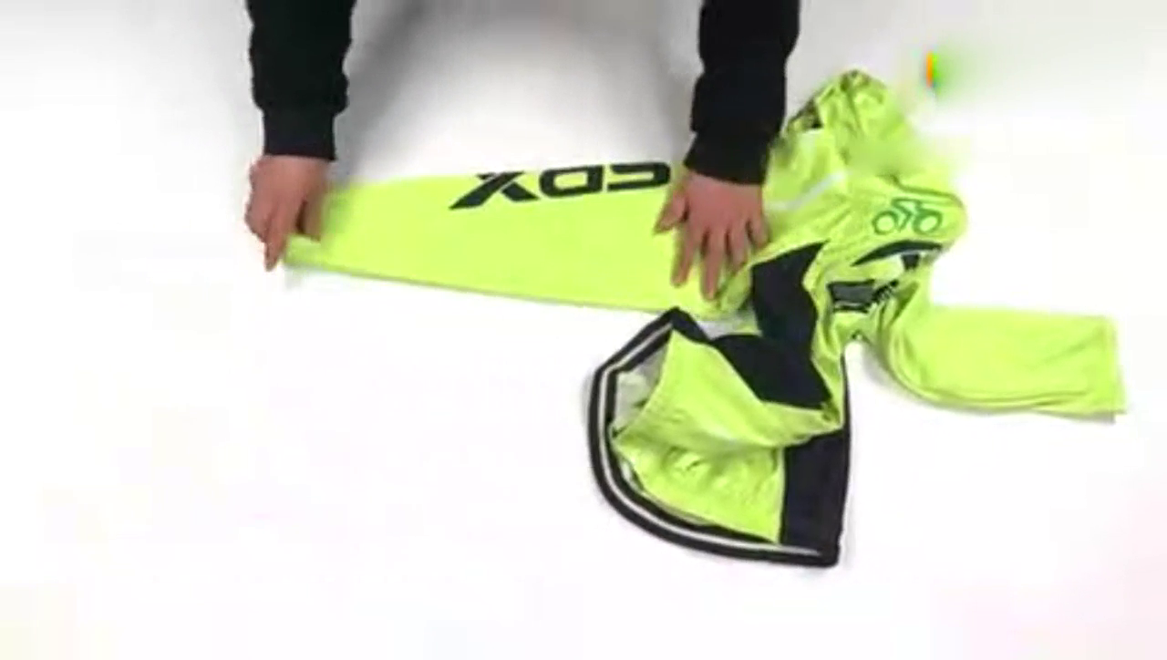 家里的旧衣服不要扔,简单的改一改秒变吊带裙