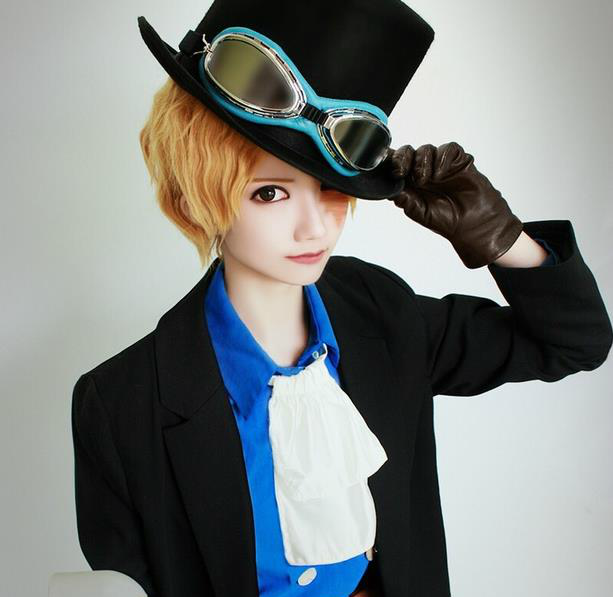 萨博.海贼王cosplay,艾斯拖着的是路飞?巴基大神还是那么优秀!