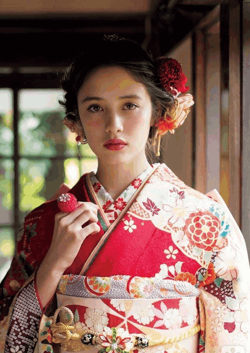 封面人物 琉花, 日本平面模特、清新美图, 总有一张打动你|美图|封面|模特_新浪新闻