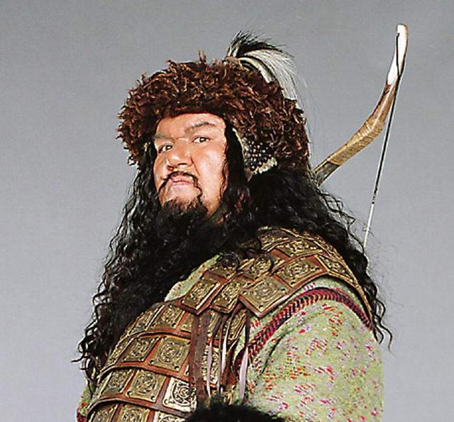 突厥人不是维吾尔族先民,维吾尔族先民是回鹘人,与唐一起灭突厥