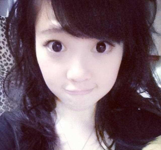 你懂得:来看看照片,大家都爱将他初期直播样子和现在比较