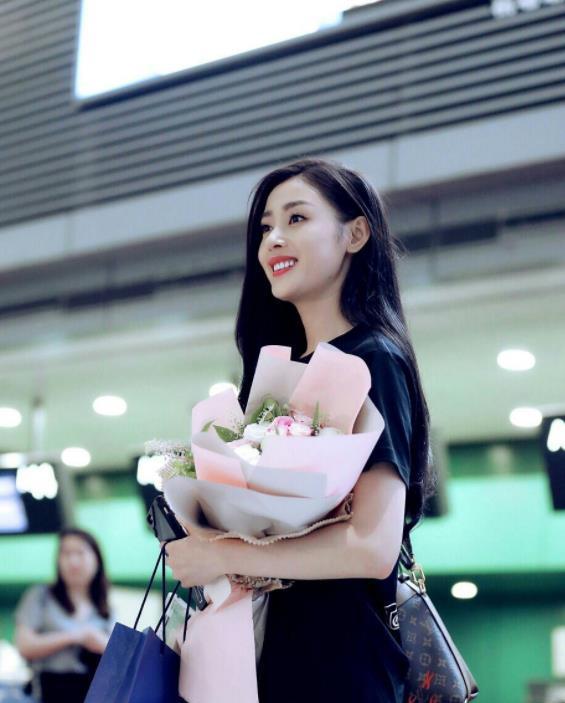 六张张天爱的美照混入了一张张嘉倪的美照,你能找出来吗?