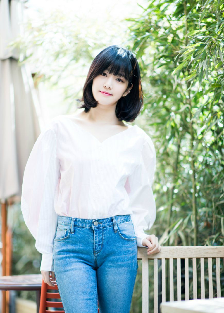 李侑菲清纯可爱的高清组图