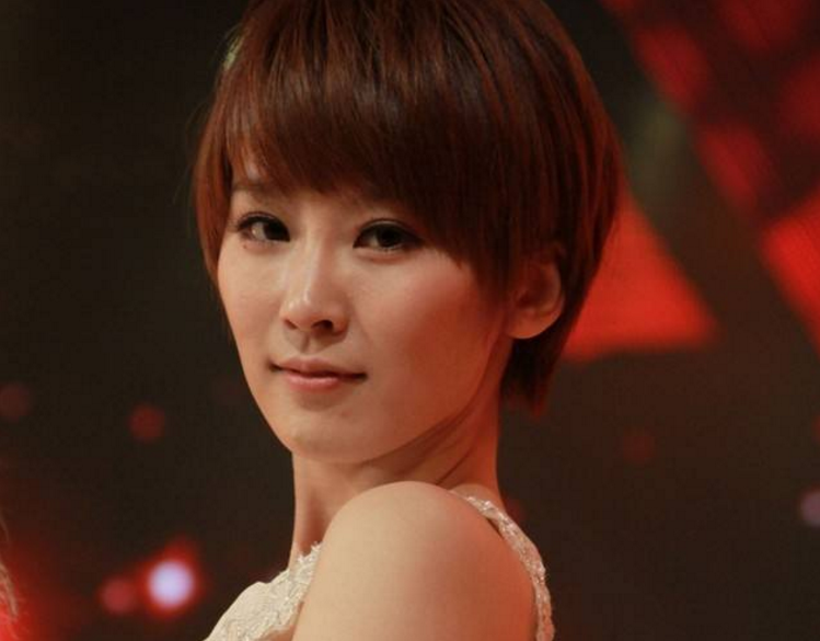 女友个个美艳如花,为何他却娶相貌平平的谢楠 - 刘强东前女友吴京是谁