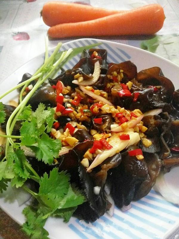 口感清爽的凉拌洋葱木耳,你让不由自主爱上它