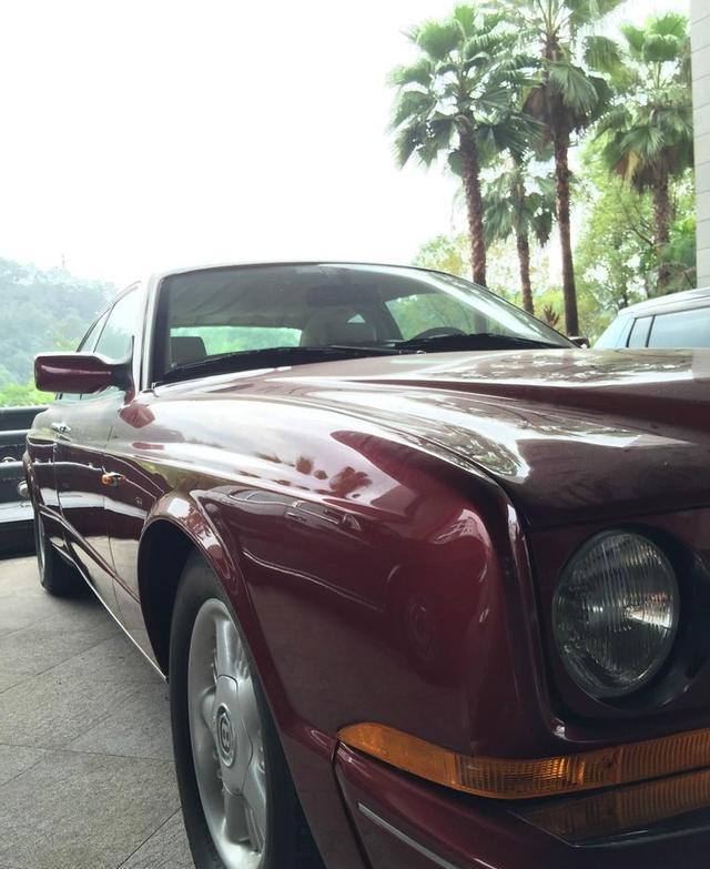 国内保存最完好的上世纪宾利双门跑车,车牌亮了!