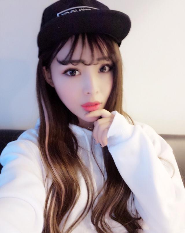 隆重推出我们今天的主播简直百变无敌!