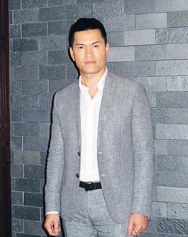 吕良伟图片 新浪网