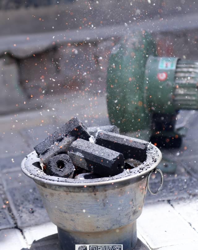 评客遇见夏天里的泥炉小火盆记忆里的东北小烤肉