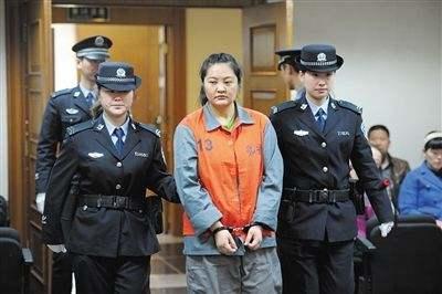 被判无期的犯人,每天在监狱中做什么?说出来你可能不相信