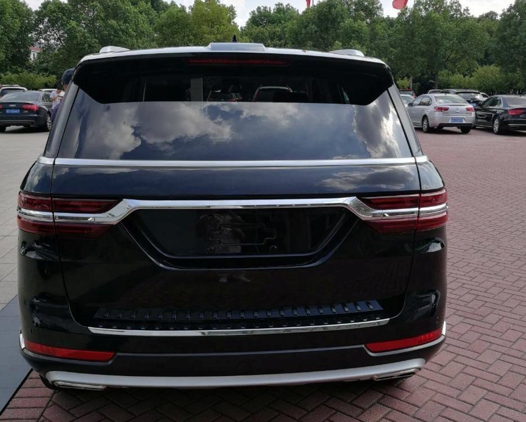 众泰皮尺部又来搞事情了 你觉得t900眼熟吗