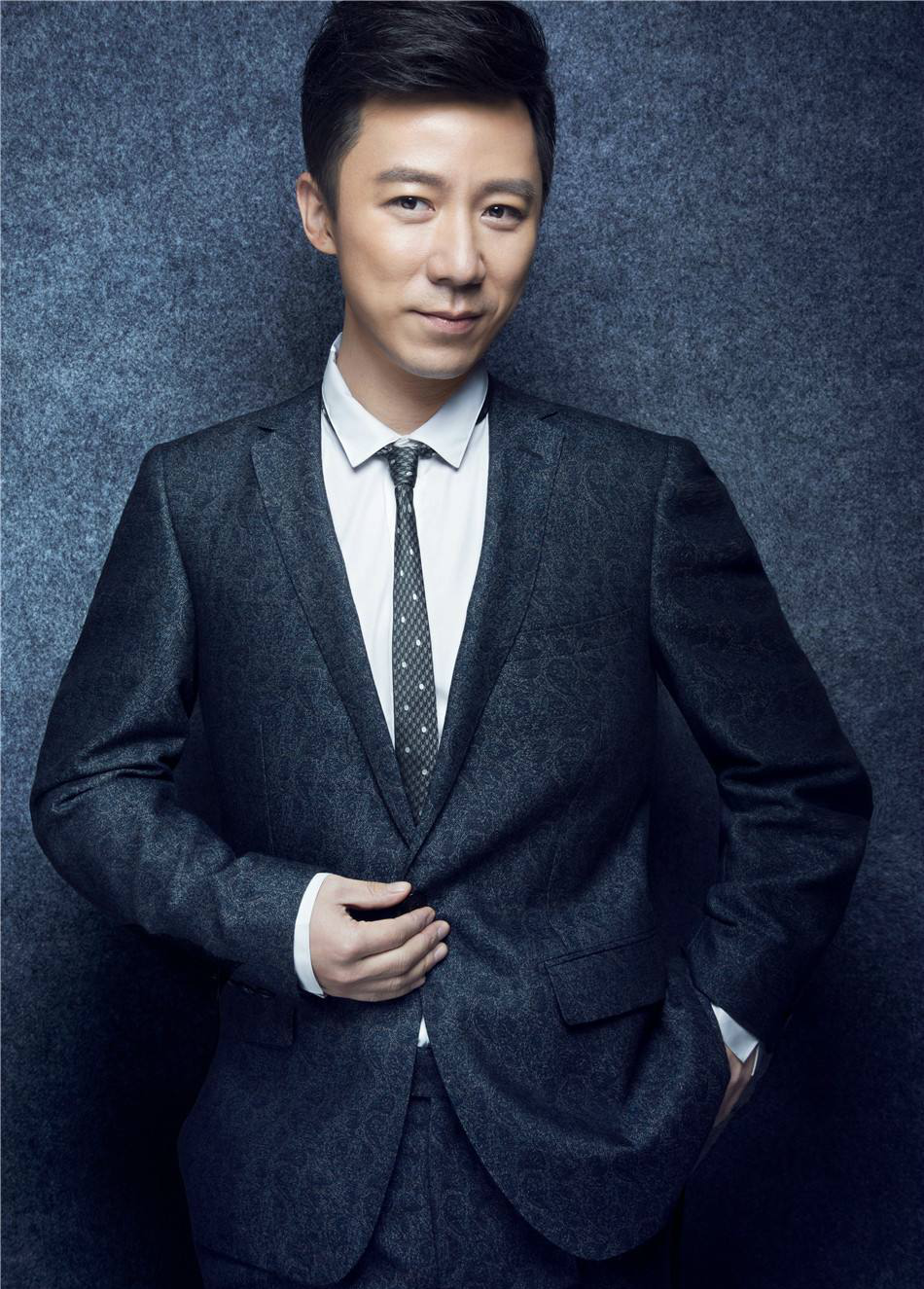 傅恒的扮演者徐凯,也是大家心目中的男神,妥妥的小鲜肉一枚,徐凯在剧