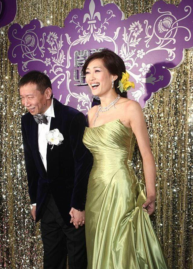 身高178cm的孟广美51岁模特身材保持依旧