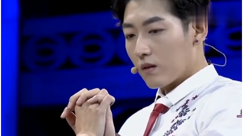 《非常完美》女嘉宾告白和吴泉锡十指相扣成功让吴泉锡心动