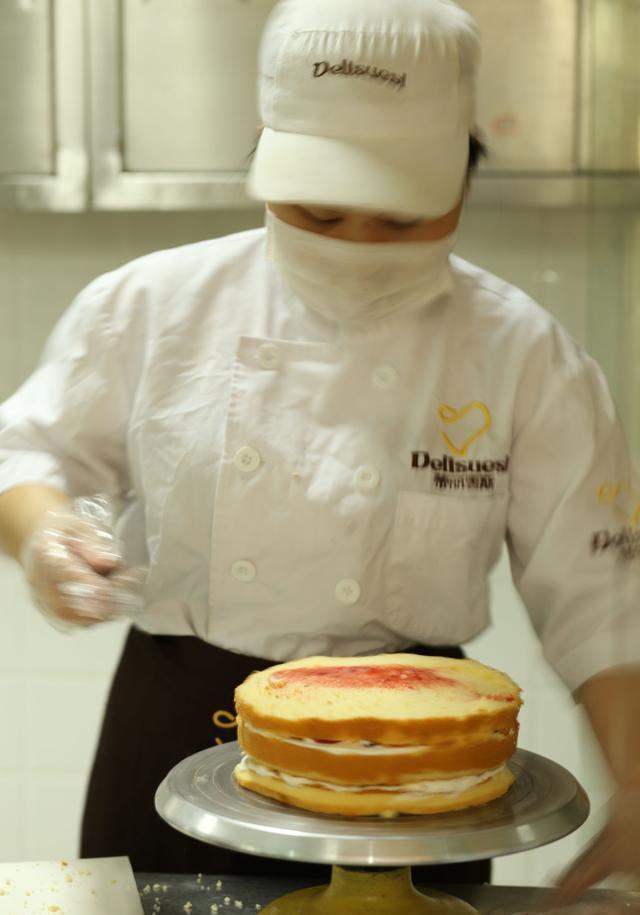 蛋糕制作——看了之后会发现你也能成蛋糕师!|水果|蛋糕|奶油_新浪新