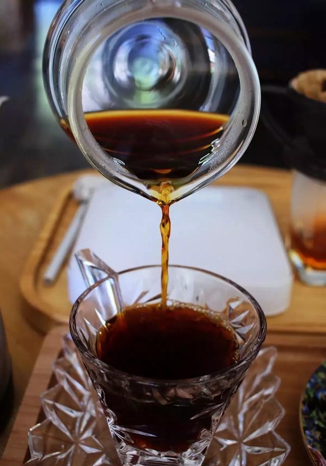 两会云论坛:个人养老金冲不冲?业界建议增加应急支取制度