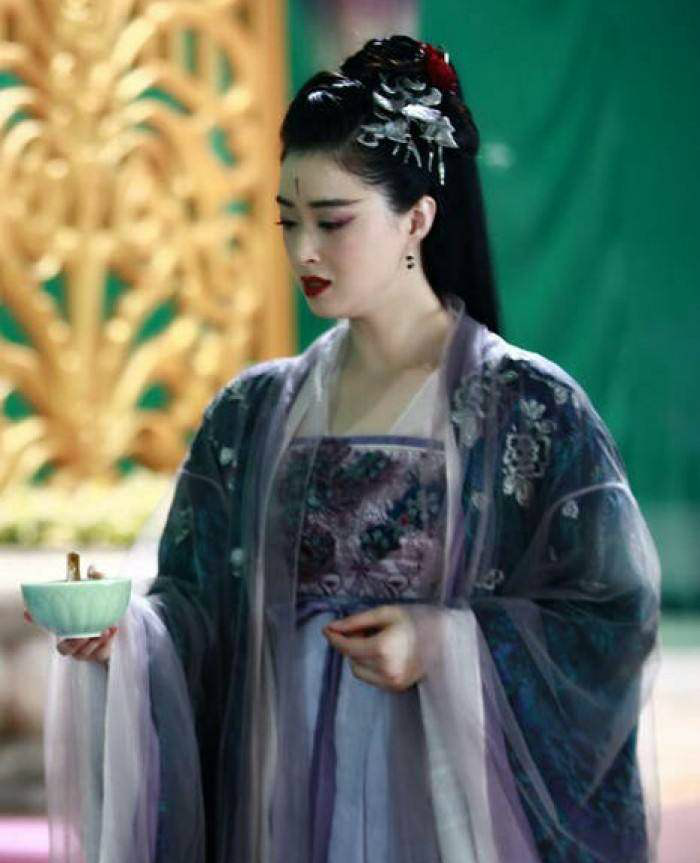 紫薰浅夏令人着迷的4套仙女裙,蒋欣的古装衣品真是完美到爆