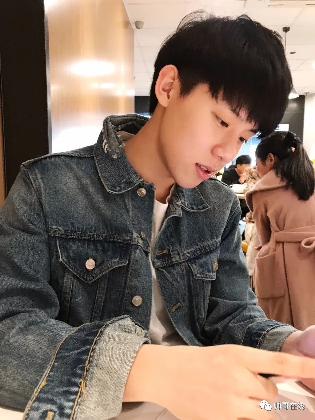 帅哥∣00后小鲜肉来了!"国民男友强力候补"就等你长大了!