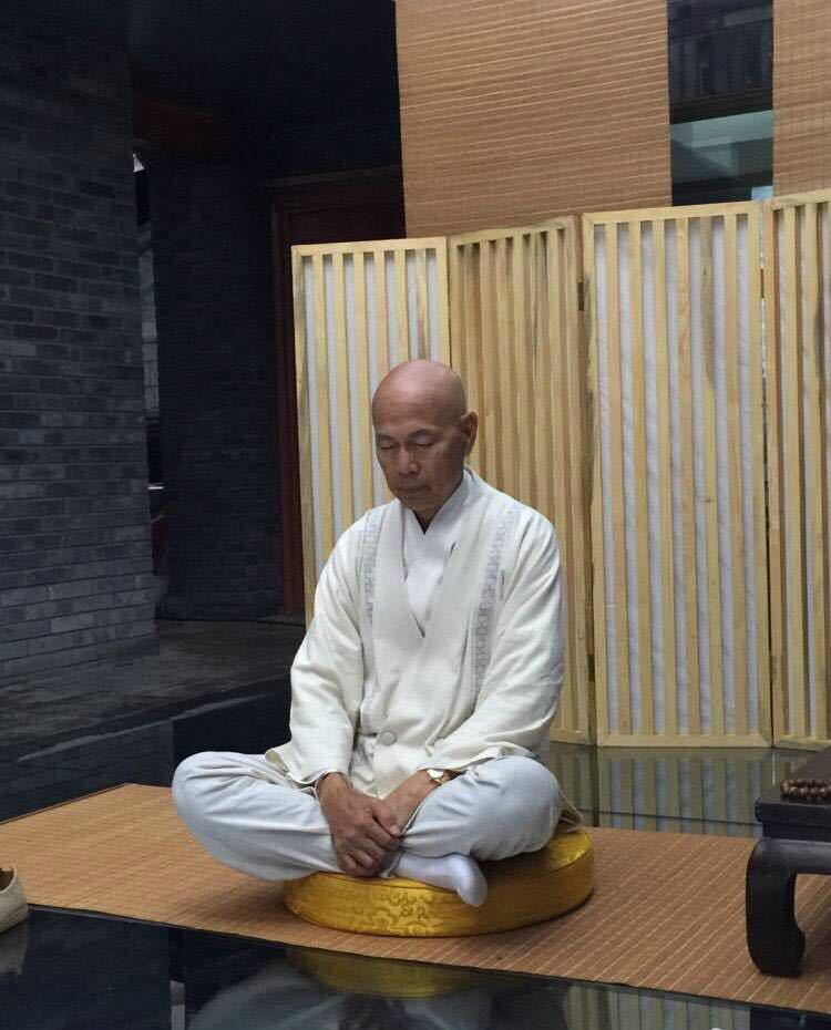 70岁罗家英近照,现实生活中的他也是一心向佛,颇有唐僧风范