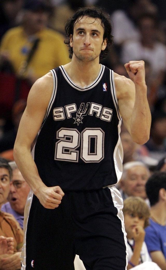 吉诺比利首次发声,球迷听后泪目,退役并非偶然,预兆早就出现了