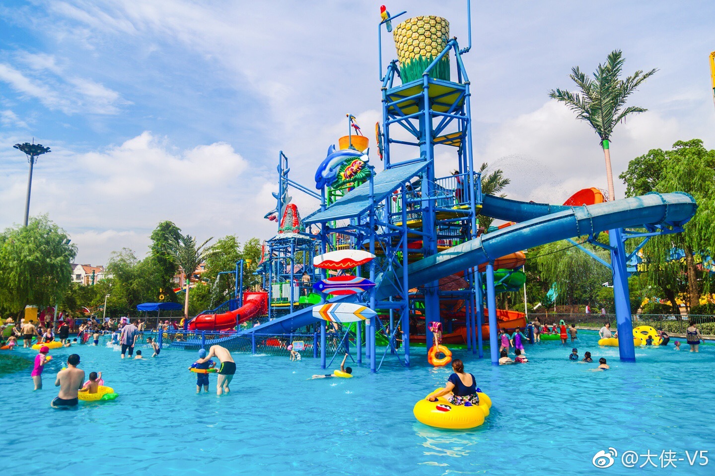 暑假来临杭州浪浪浪水公园是个很适合遛娃的好地方