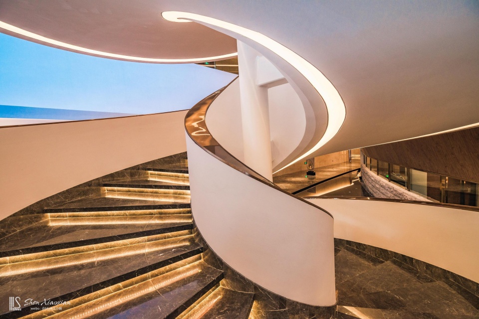 当铂瑞遇上优美的曲线是一堂很好的美学课