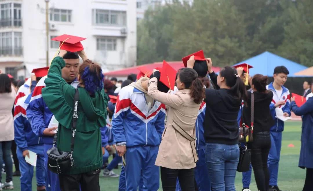 带你走进密山一中——看看十八岁成人礼,感受青春时代!