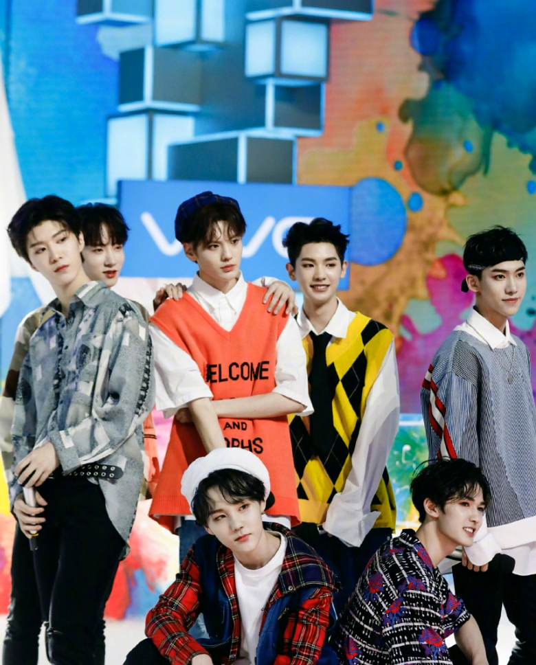 乐华七子做客快本丁泽仁和王一博同台尬舞谁更帅气