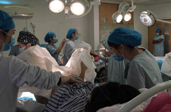 产妇生完孩子后告诉老公她想做这件事! 医生得知情况后吓坏了